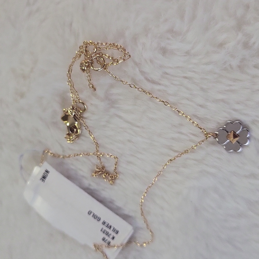 Elegant Silver and Gold Clover Necklace - Picture 2 of 5